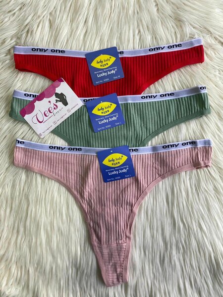 Strings et culottes pour femmes