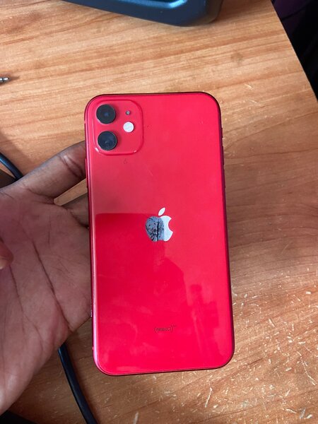 iPhone 11  128 Gb storage