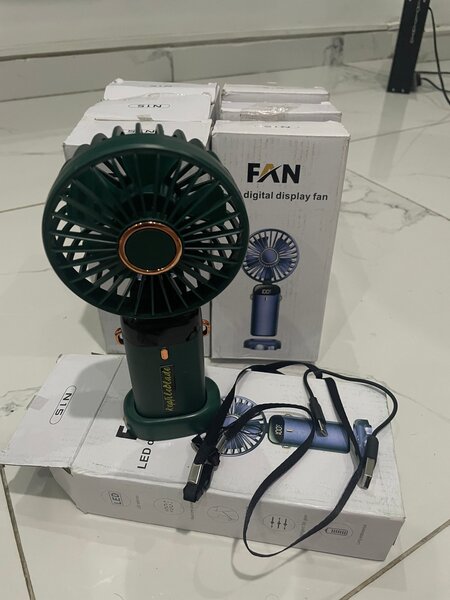 Ventilateur portable LED compact