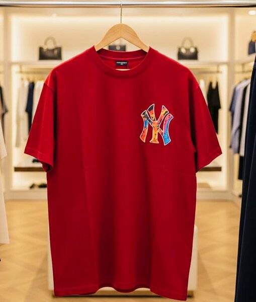 T-shirt rouge homme avec motif