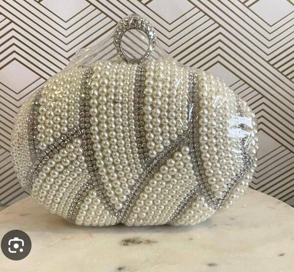 Clutch perlé élégant soirée