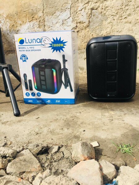 Lunar chargeable speaker