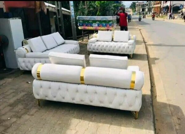 Canapé luxueux blanc en tissu