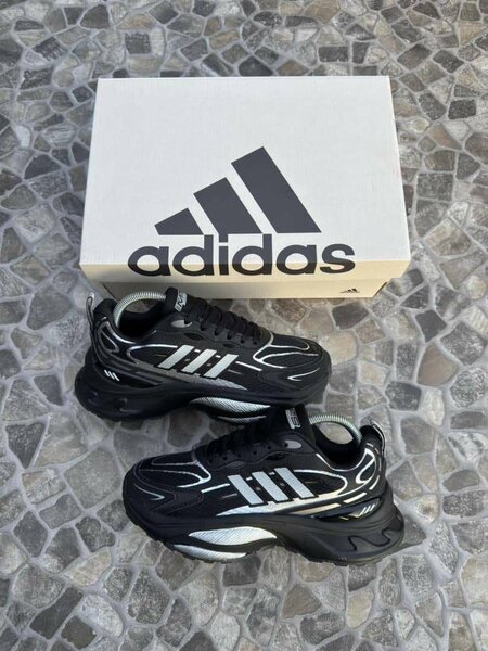 Adidas Sneakers Noirs Unisexes