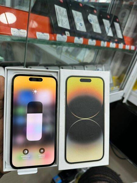 iPhone 14 pro 128giga second main tout passe propre