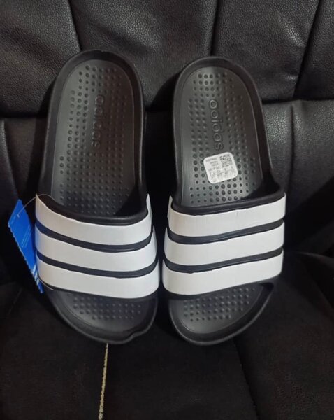 Claquettes légères unisexes