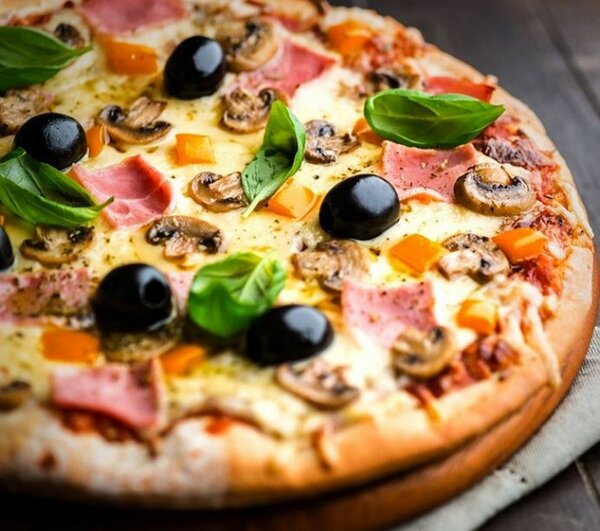 Pizza gourmande jambon champignons