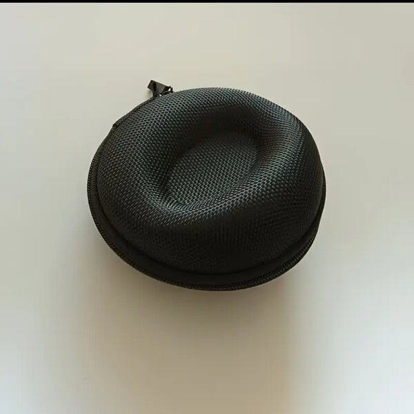 Étui rigide pour écouteurs