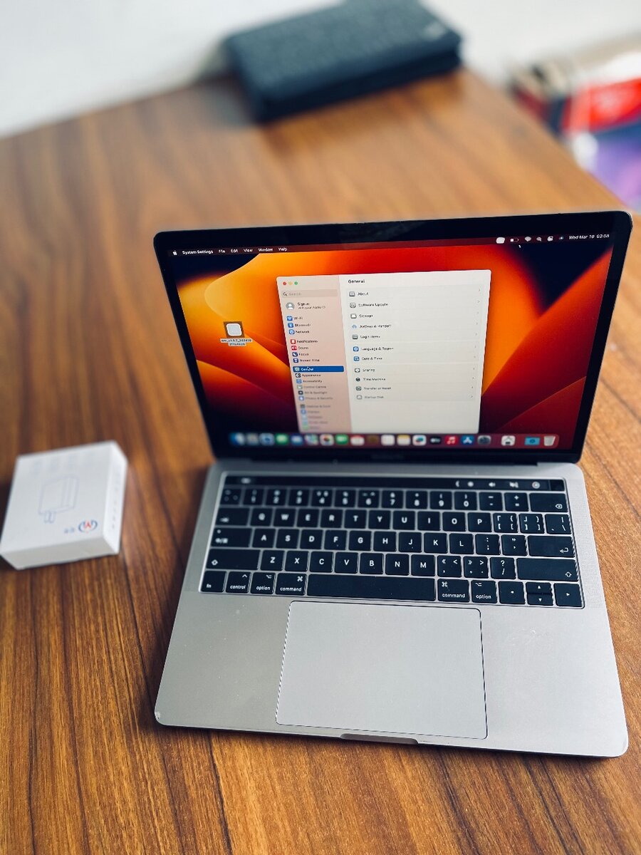 MAC BOOK PRO TOUCHBAR