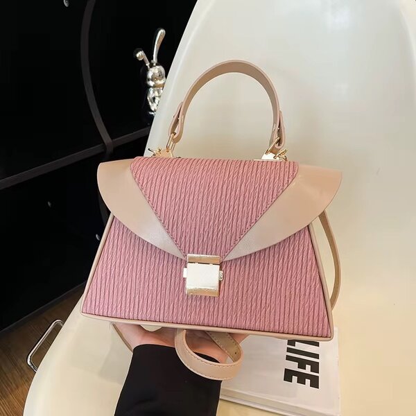 Sac à main élégant rose