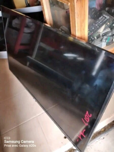 Télévision LED Smart UHD