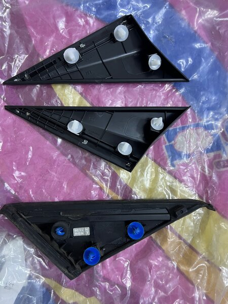 Couvercles latéraux de voiture