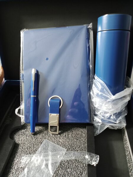 Coffret cadeau élégant bleu