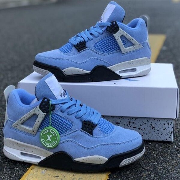 JORDAN retro 4 BLEU