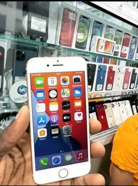 iPhone 8 Argent 64 Go