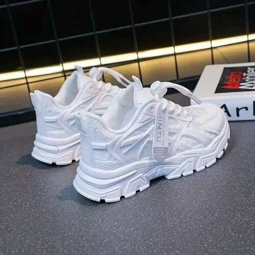 Baskets blanches modernes