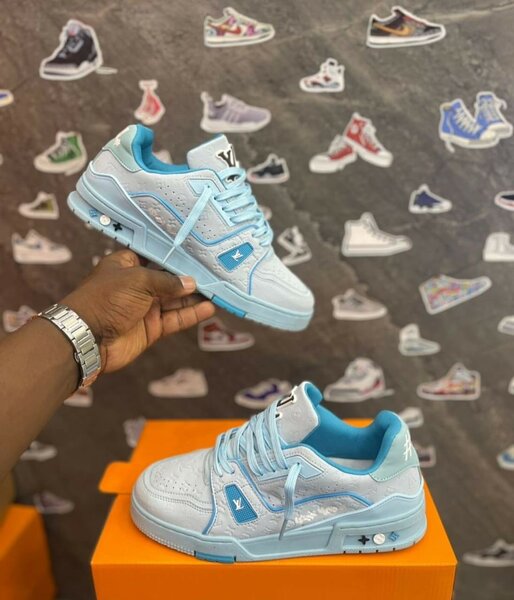 LOUIS VUITTON CLASSIC