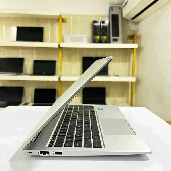 HP Laptop Ultra Fin