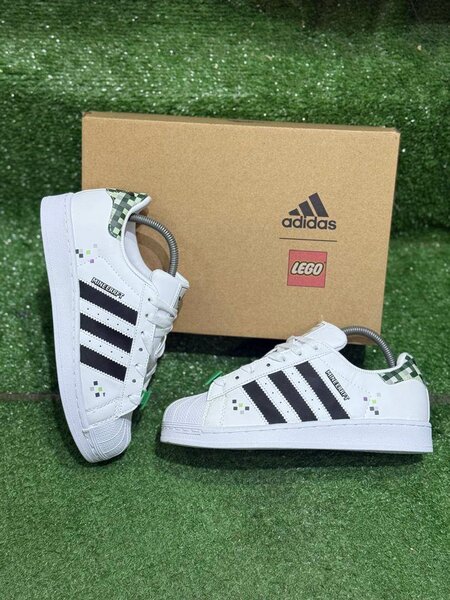 Baskets LEGO x Adidas