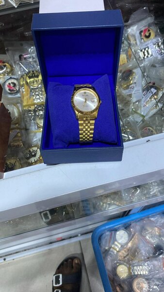 Men's wrist watch