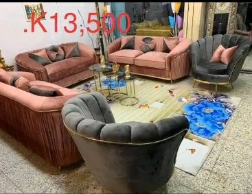 Set of 3 pink sofas + 2 gray armchairs