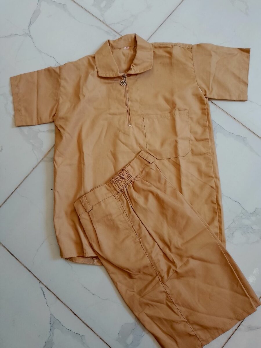 Complet kaki enfant ( n.14)