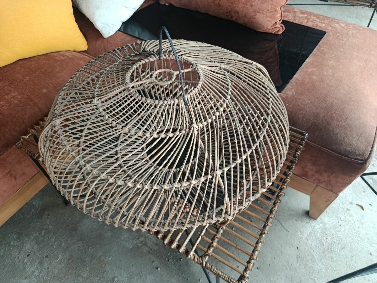 Suspension en rotin élégant