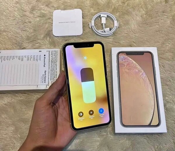 iPhone XR Jaune