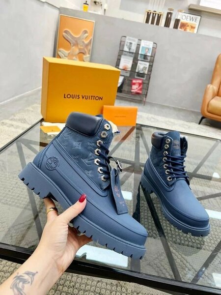 Bottes en cuir bleu style urbain