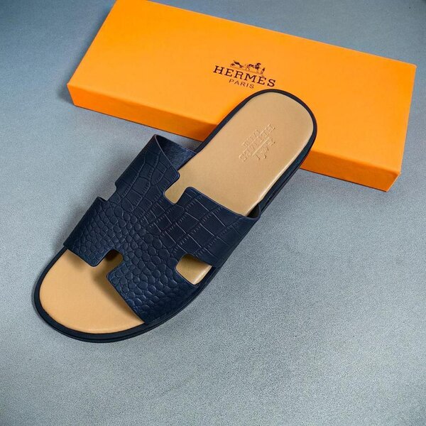 Sandales en cuir noir élégantes