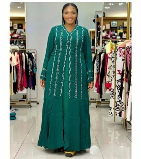 Robe longue verte élégante