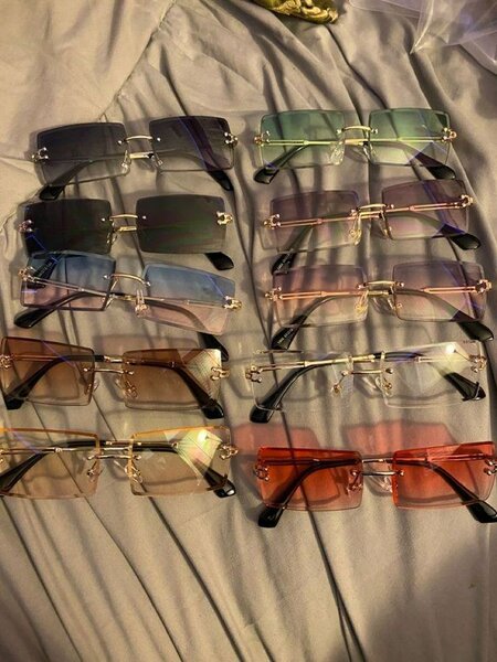 Lunettes de soleil modernes