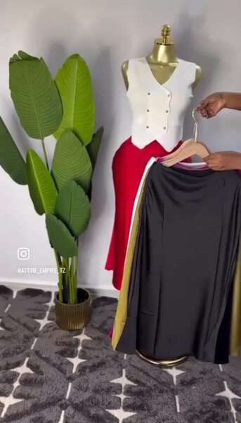 Jupe évasée rouge élégante