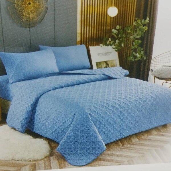 2 pillowcases, 1 bed fitter and 1 comforter