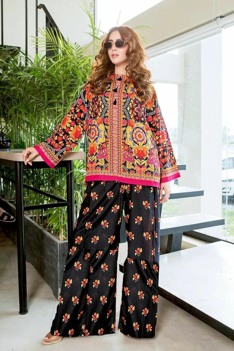 Stunning women's Stitched 2 pcs silk printed shirt & Trouser