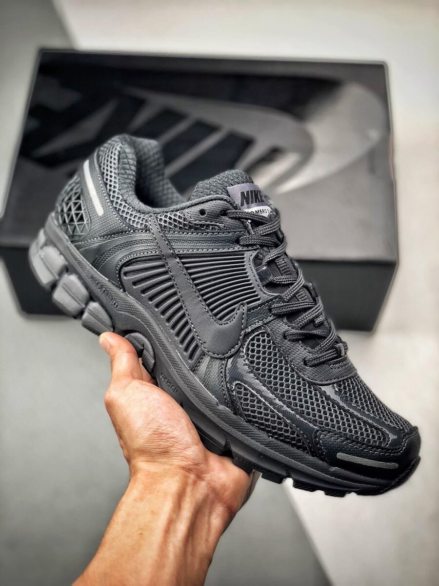 Nike vomero 5 black
