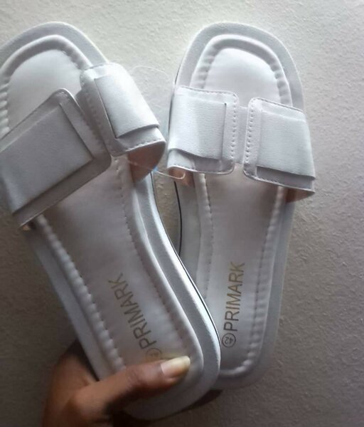 Sandales blanches confortables