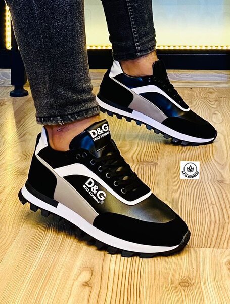 Basket noires élégantes