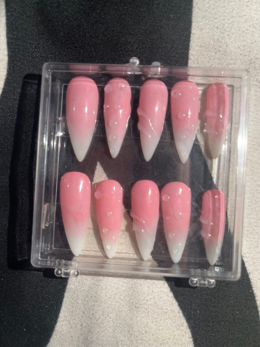 Ongles artificiels dégradé rose