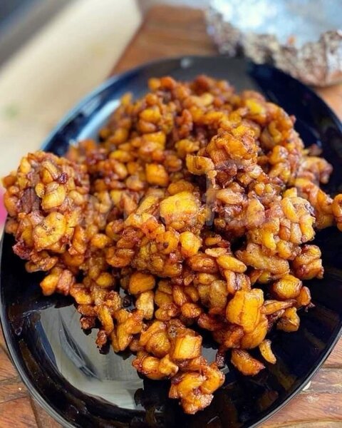 Alloko œuf , tchep , spaghetti