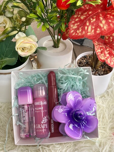 Coffret Cadeau Cosmétiques - Soin des Lèvres et Parfum