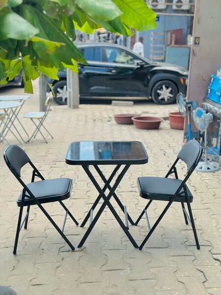 Ensemble Table et Chaises Pliantes