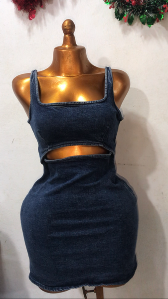 Robe en jean découpée