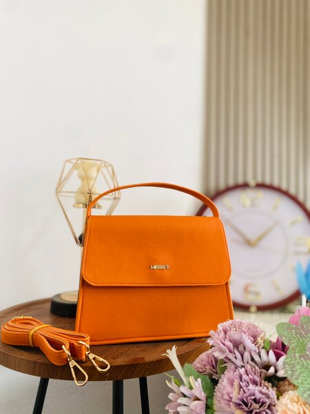 Sac à main orange élégant