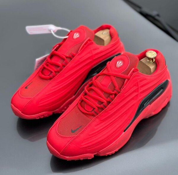 Chic paires Nike disponible