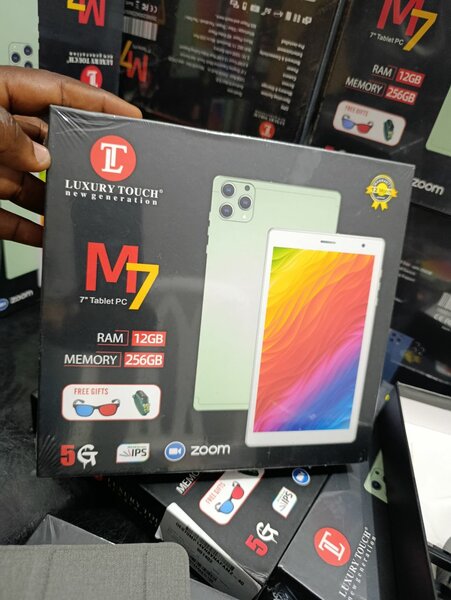 Tablette avec  puce 7pouces