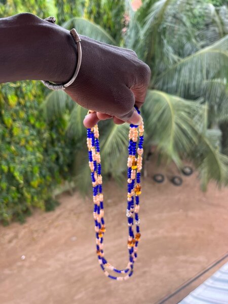 Collier de perles colorées