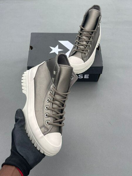 Baskets montantes Converse modernes