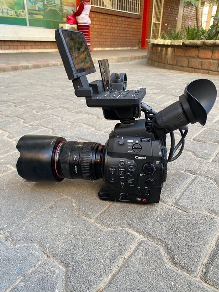 Canon c300