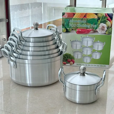 Lots de 7 casseroles en aluminium salide